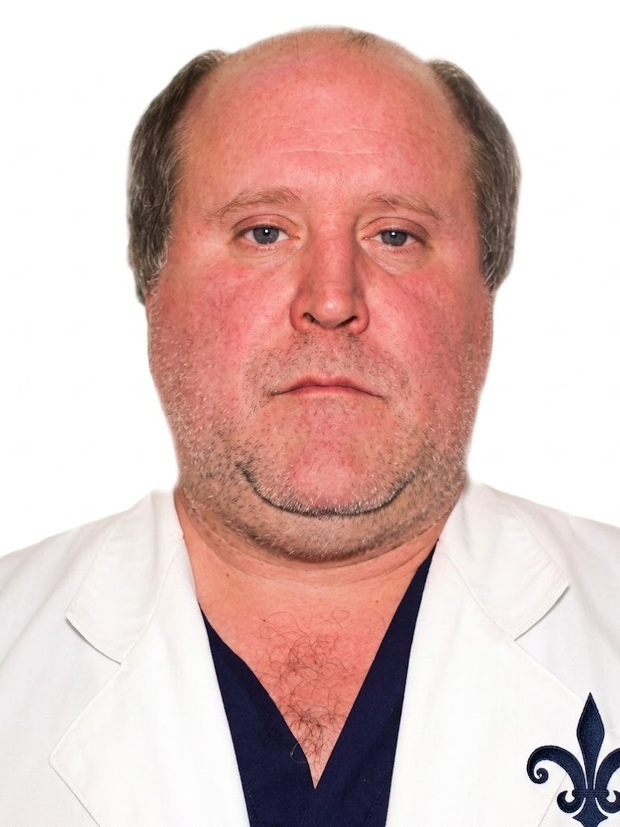 Dr. Storm, fundador y médico psiquiatra de Centro Los Lirios